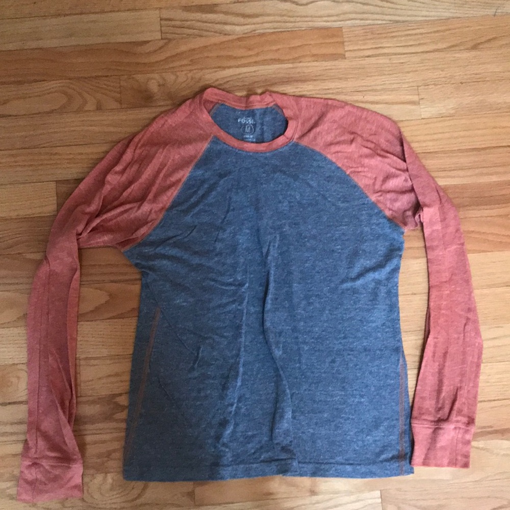 Fossil men’s medium Ragland shirt